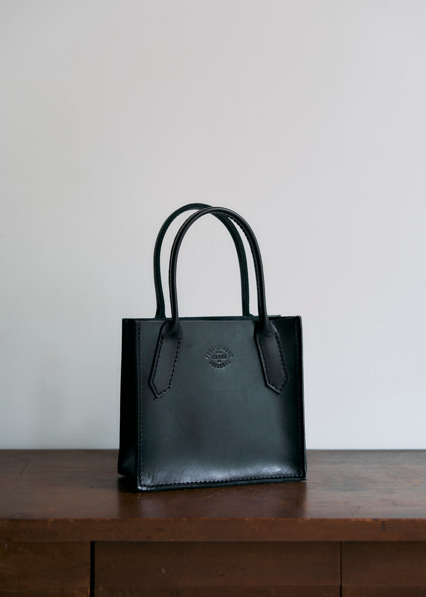 Bebe Dock Bag in Black Latigo
