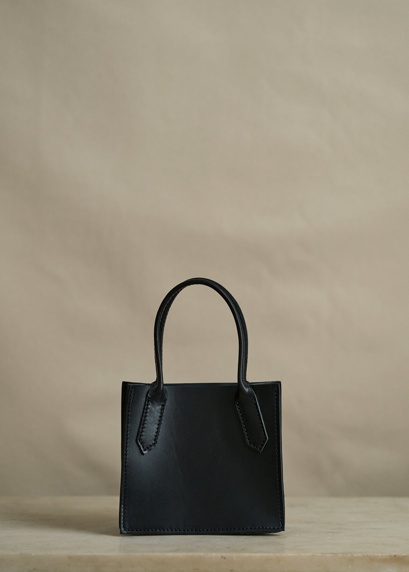 Bebe Dock Bag in Black Latigo