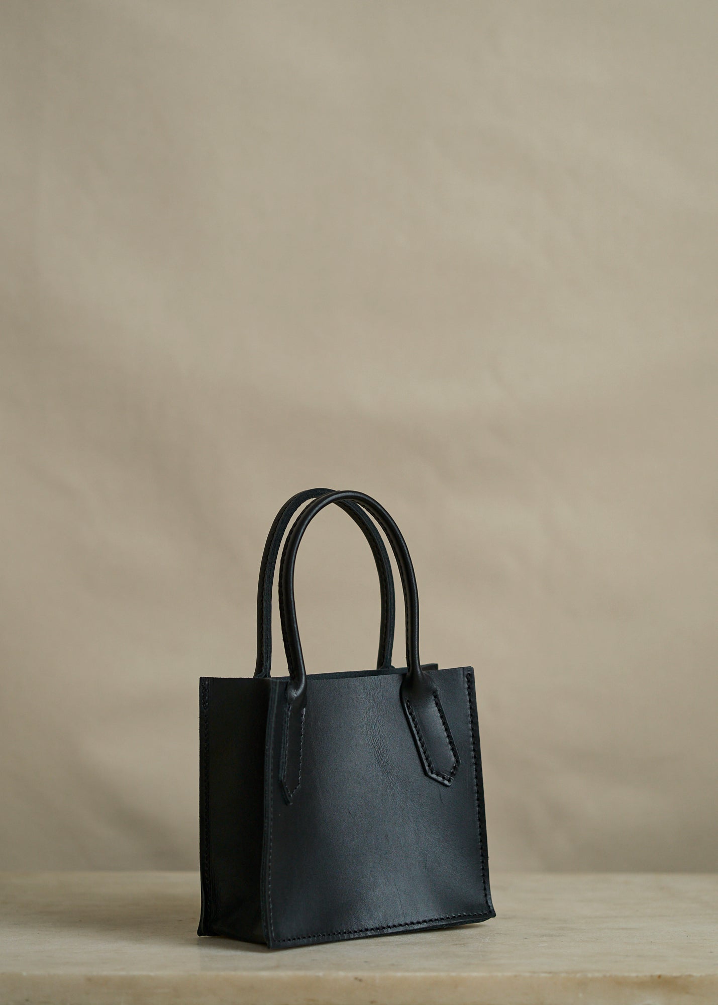 Bebe Dock Bag in Black Latigo