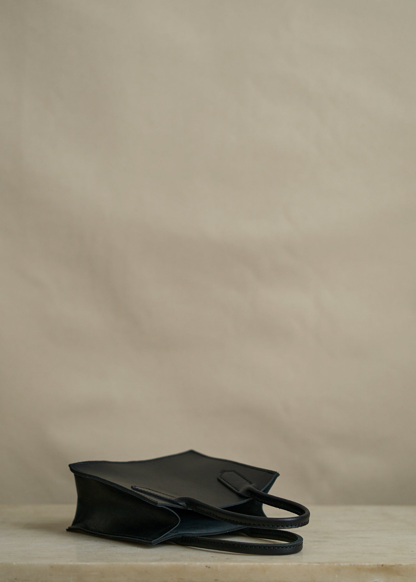 Bebe Dock Bag in Black Latigo