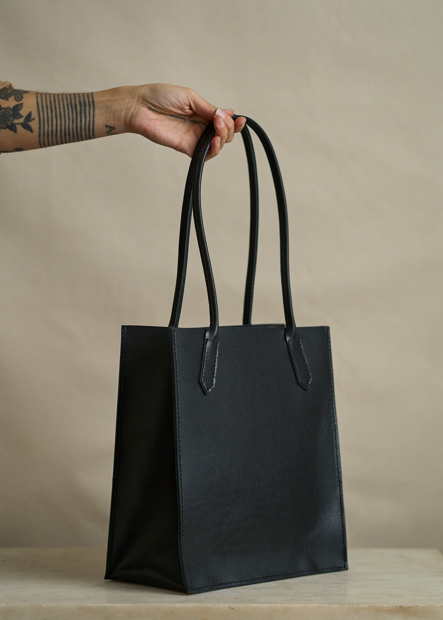 Standard Dock Bag in Black Latigo