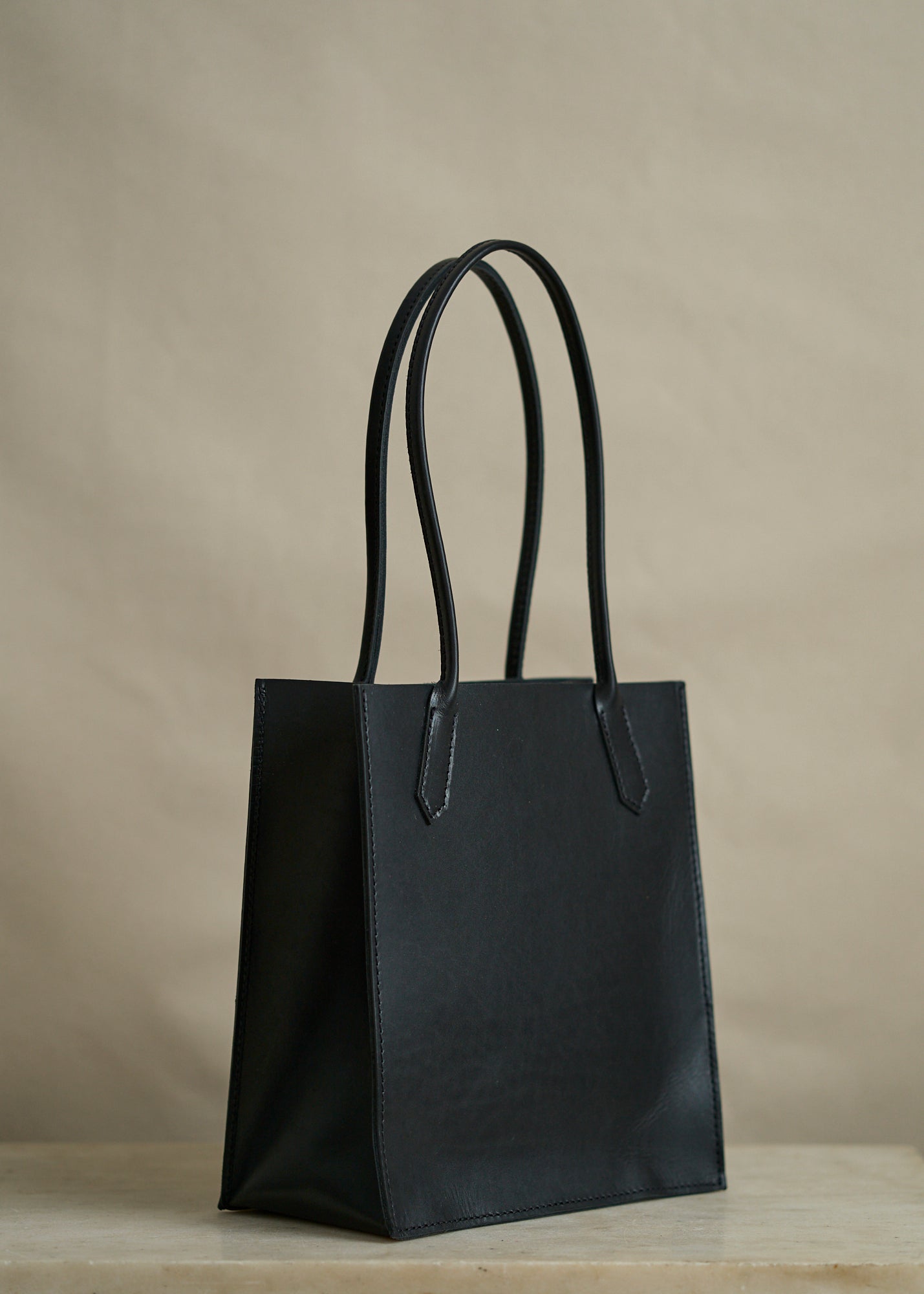 Standard Dock Bag in Black Latigo
