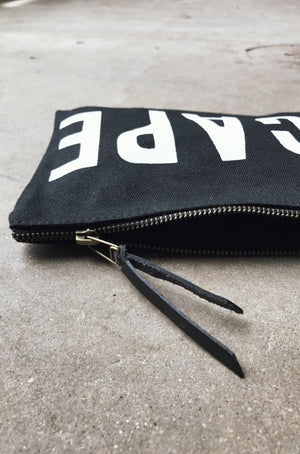 ESCAPE Travel Clutch in Black