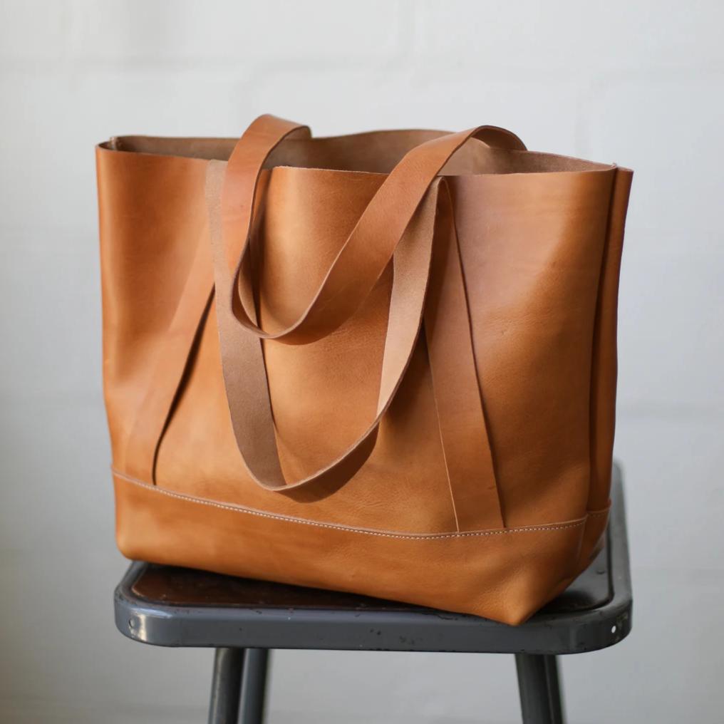Simple Leather Tote – FORESTBOUND
