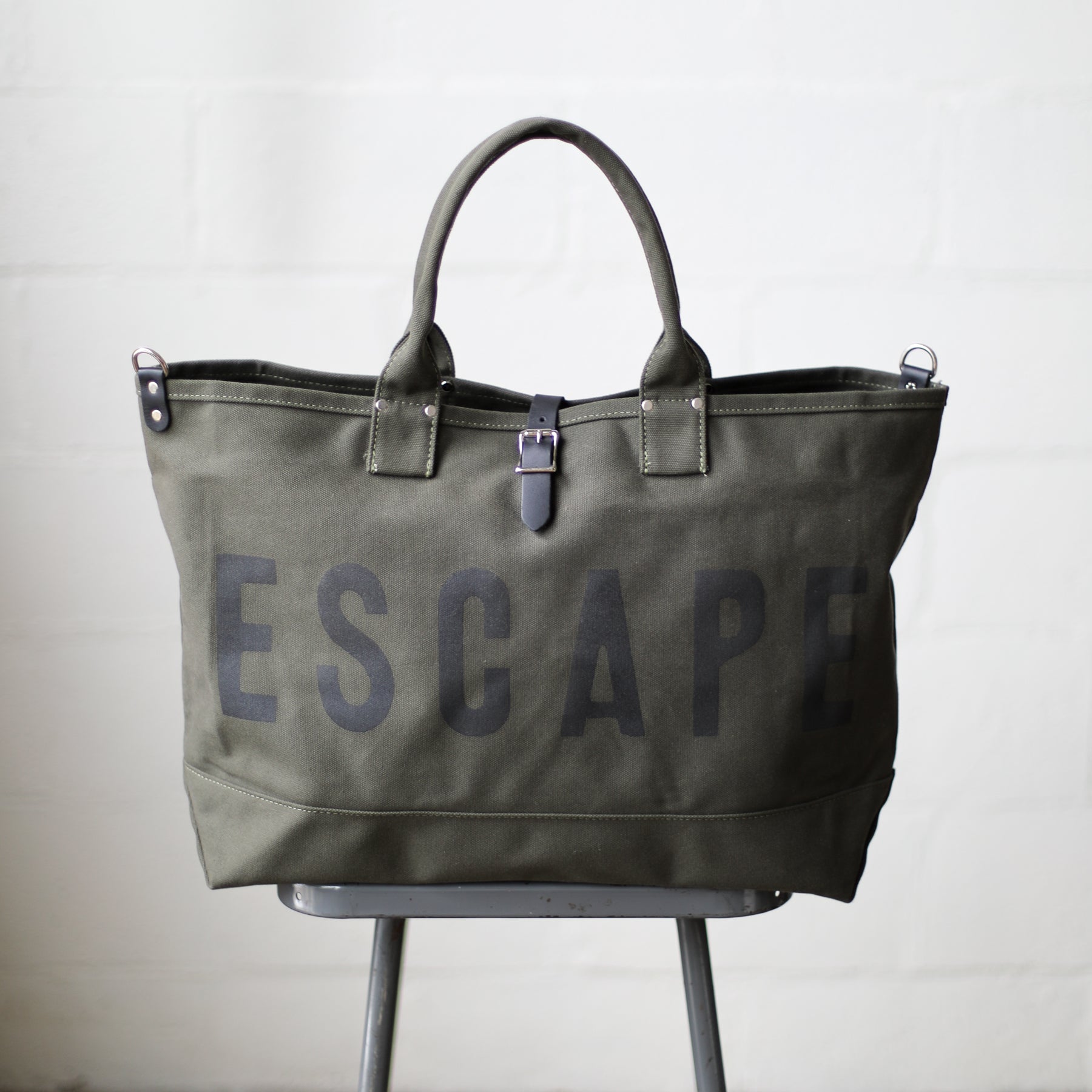 ESCAPE Cargo Bag in Olive