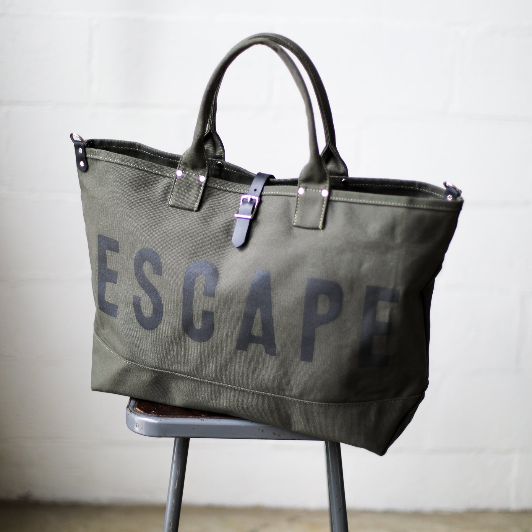 ESCAPE Cargo Bag in Olive