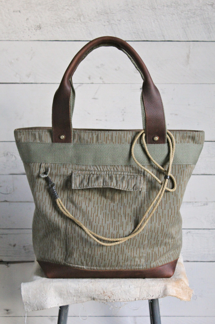 Rain Pattern Camo Carryall